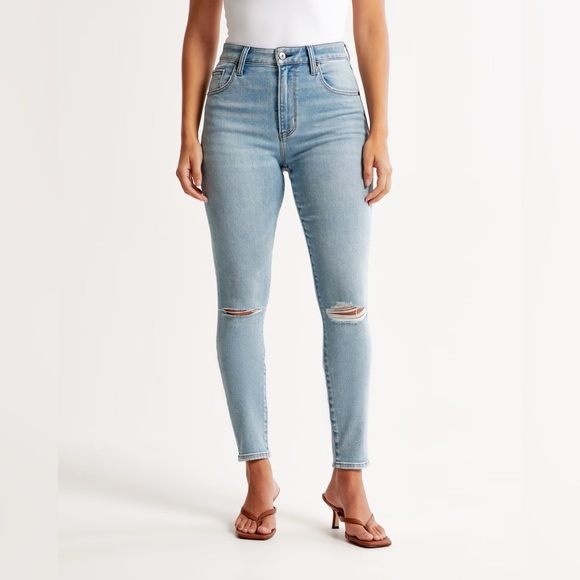 NWT - Curve Love high rise super skinny ankle jean - distressed. - Picture 4 of 4